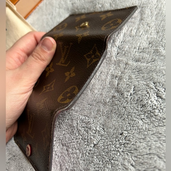 Louis Vuitton 6 Key Holder - Picture 7 of 16